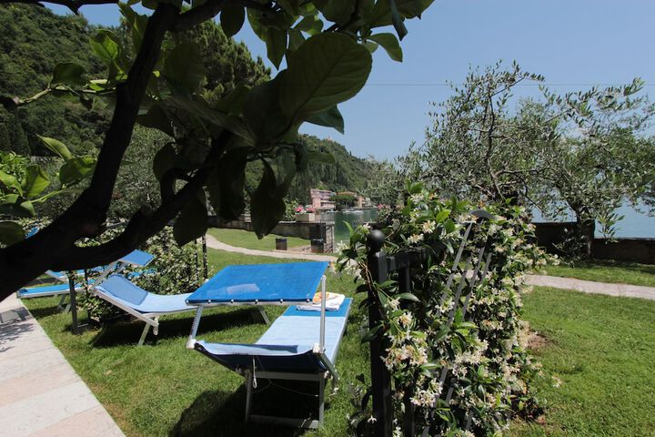 Sundeck 74 of 86