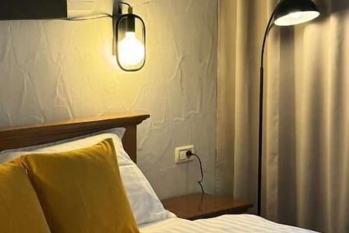 Room 5 of 20