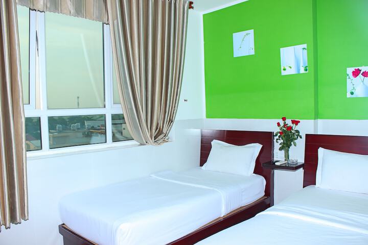 Room 7 of 80
