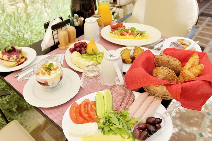 Breakfast/Coffee Service 48 of 60