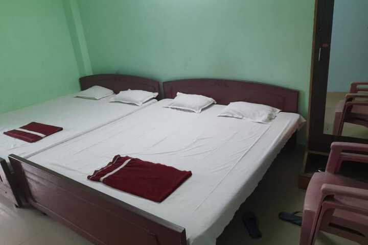 Room 10 of 26