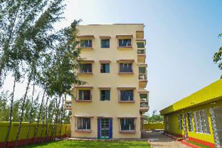 Hotel Gloria by OYO Rooms