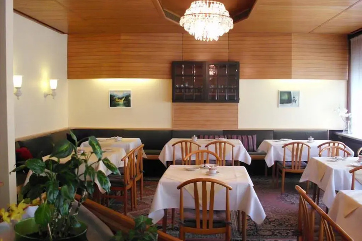 Dining 13 of 14