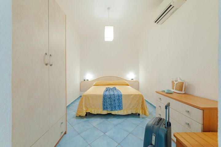Room 13 of 63