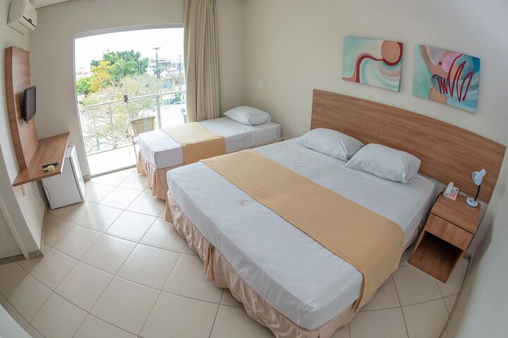Room 5 of 40