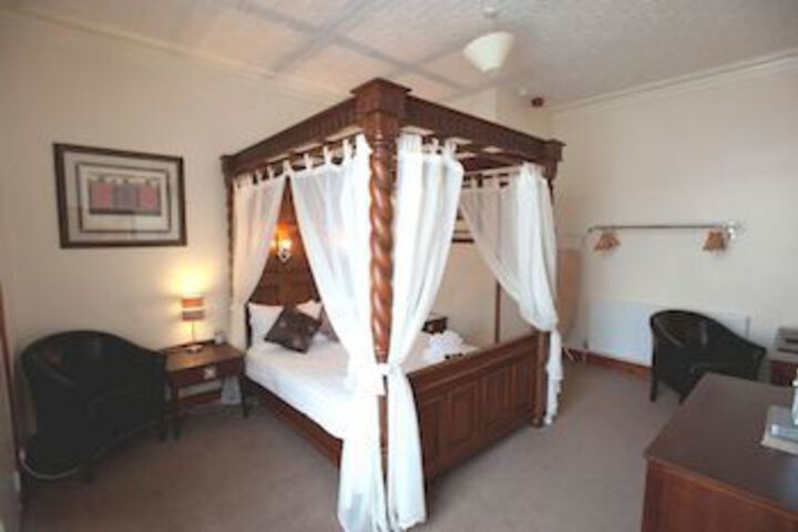 Room 5 of 23