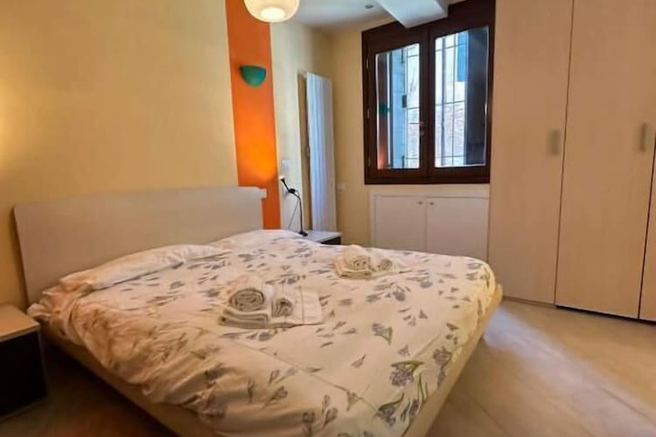 Room 43 of 65