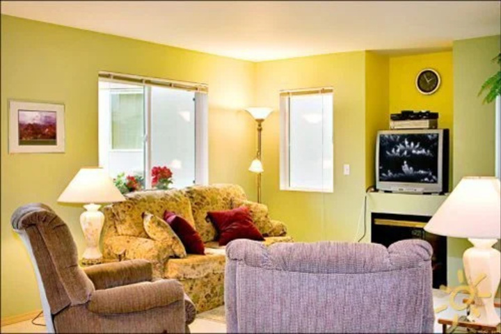 Room 4 of 10