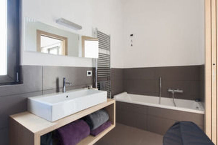 Room 3 of 38