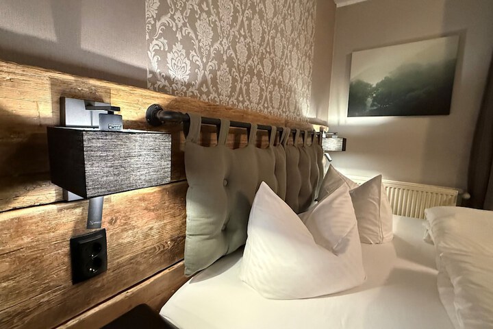 Room 9 of 47