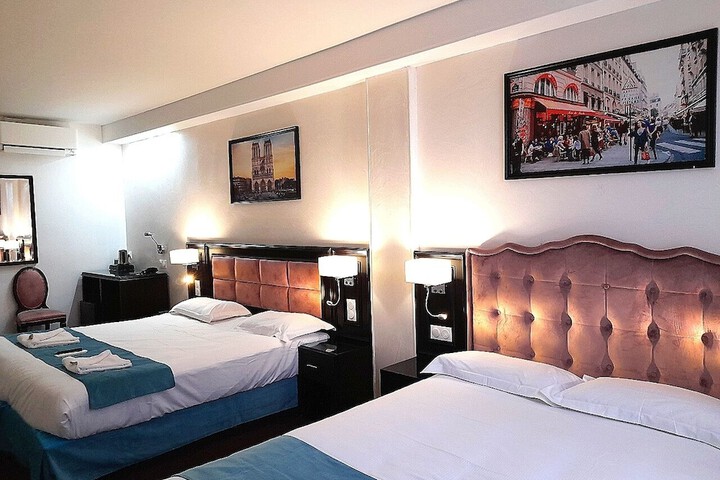Room 18 of 118