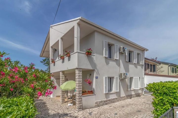 Awesome Home in Jadranovo With Wifi and 3 Bedrooms