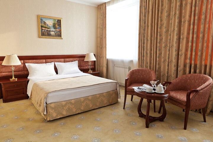 Room 12 of 38