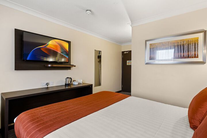 Room 18 of 74