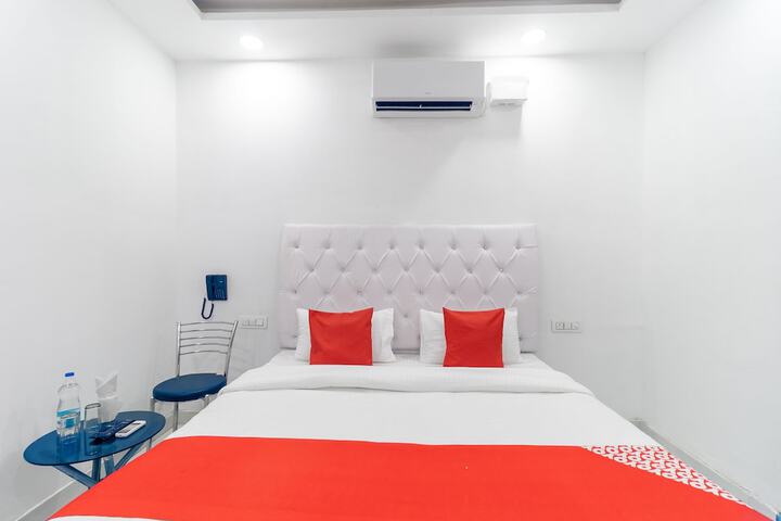 Room 6 of 19