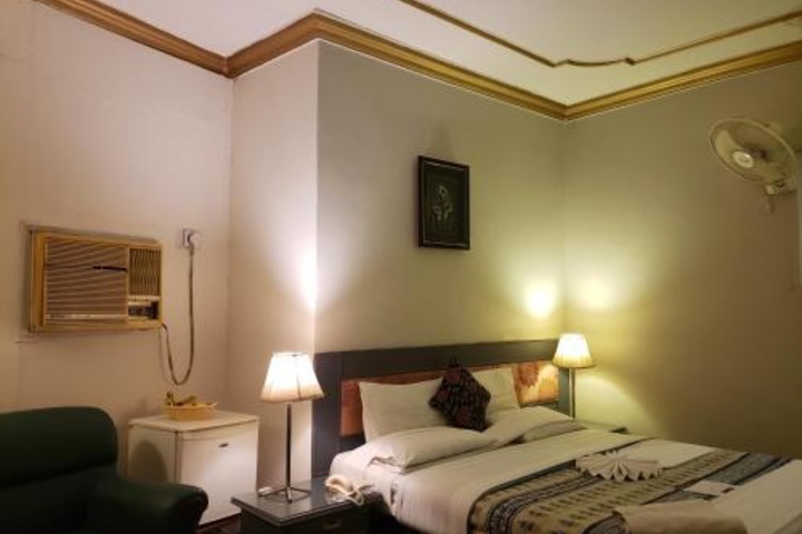 Room 2 of 22