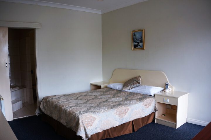 Room 4 of 78