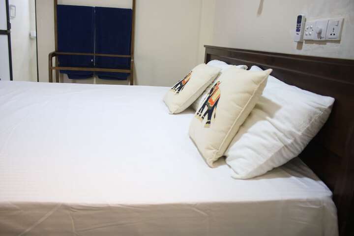 Room 8 of 48