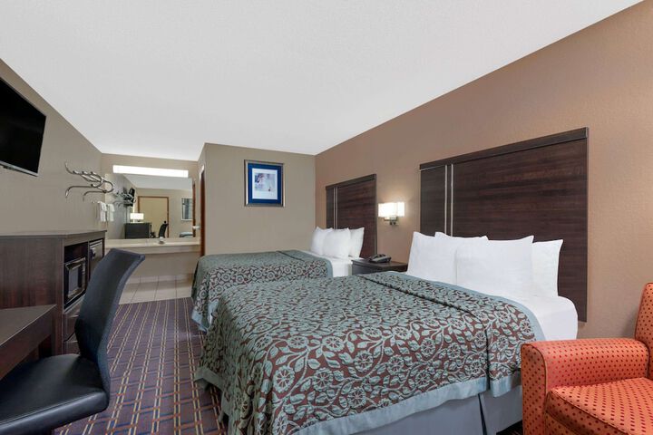 2 Double Beds (17 of 17)
