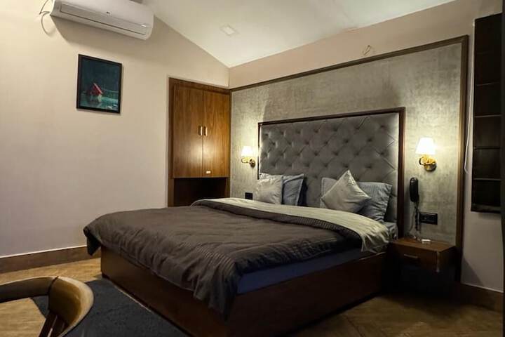 Room 3 of 23