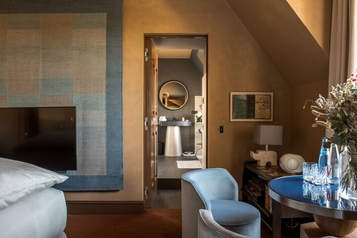 Room 2 of 48