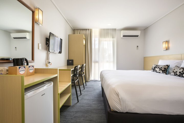 Room 5 of 41