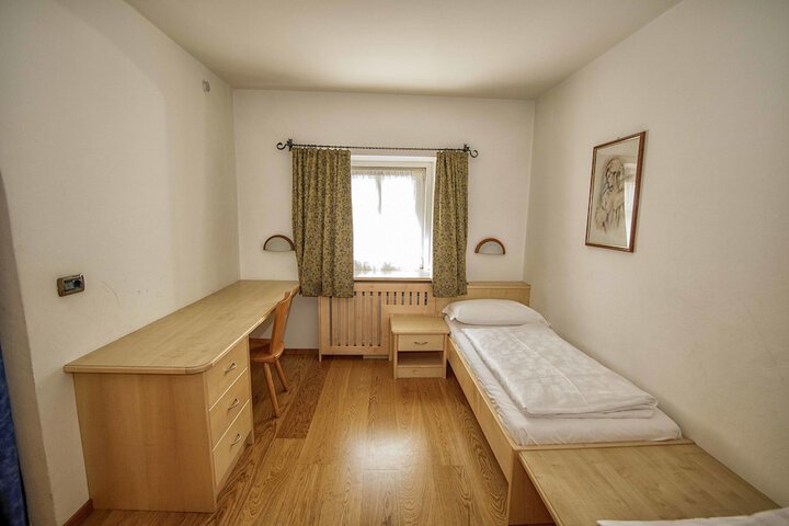 Room 28 of 72