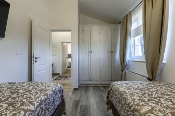 Room 3 of 30