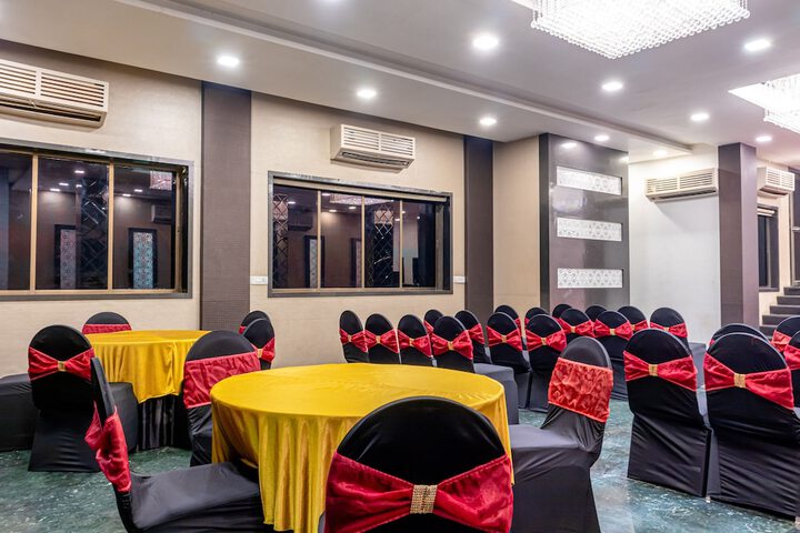 Ballroom/Hall 42 of 54