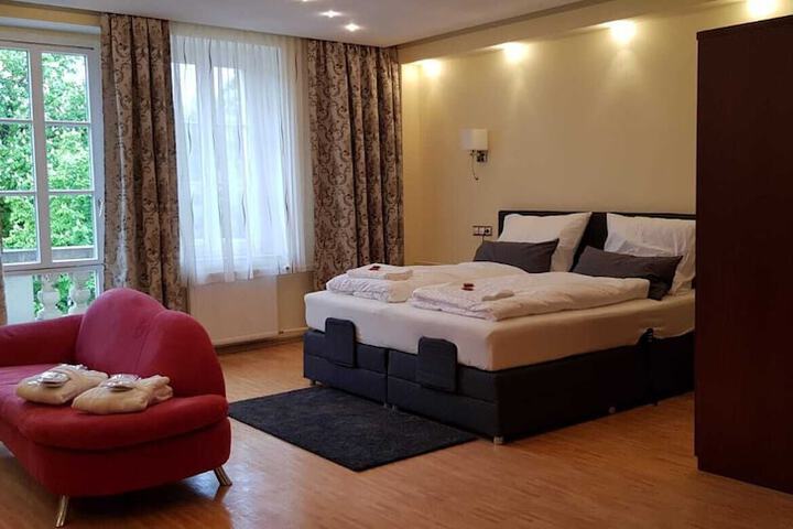 Room 34 of 79