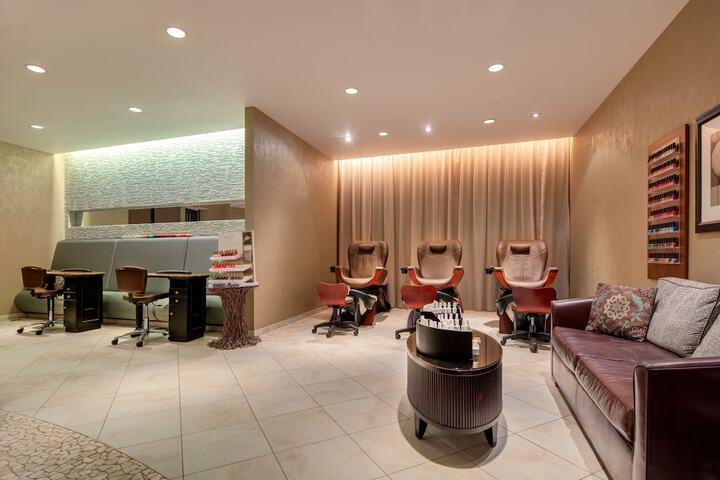 Nail salon