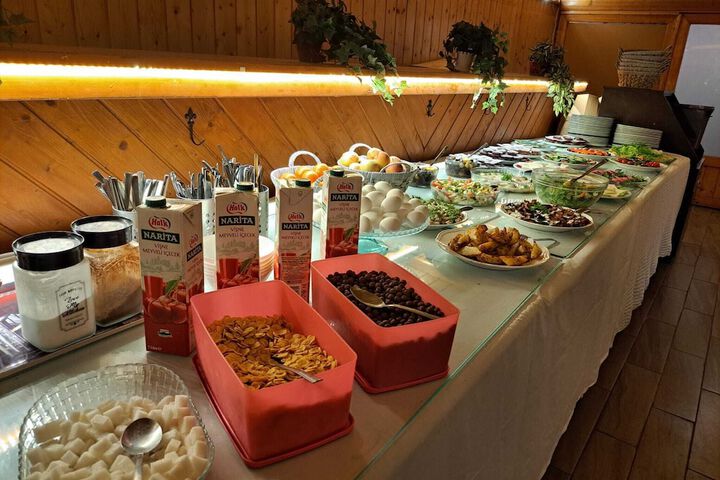 Dining 55 of 68