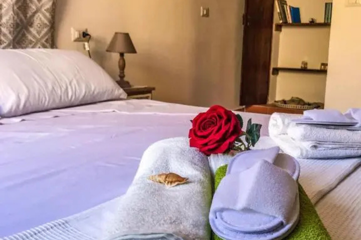 Room 2 of 6