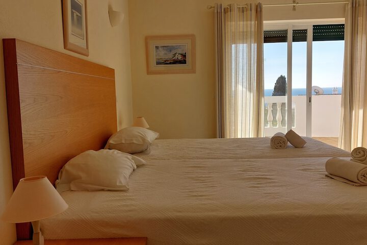 Room 30 of 38
