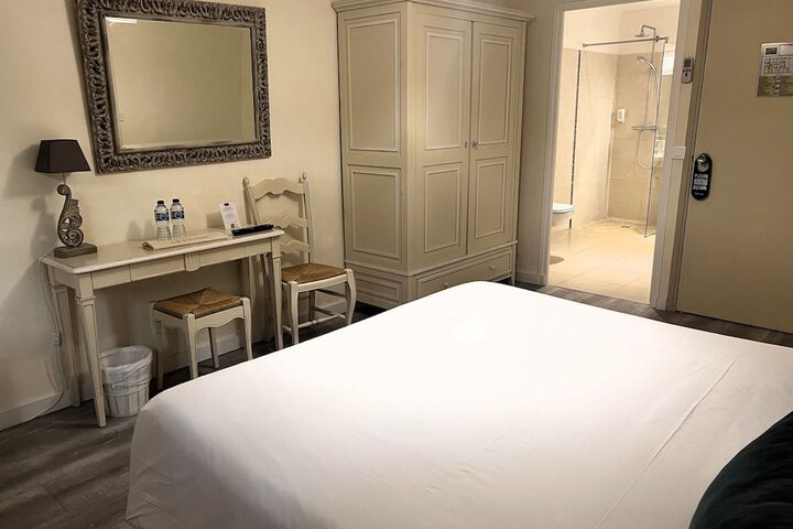 Room 14 of 42