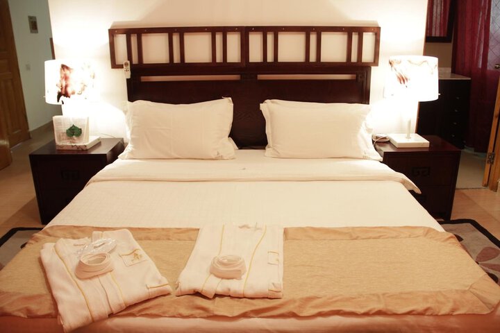 Room 16 of 42