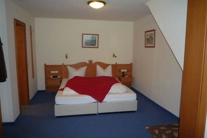 Room 28 of 71