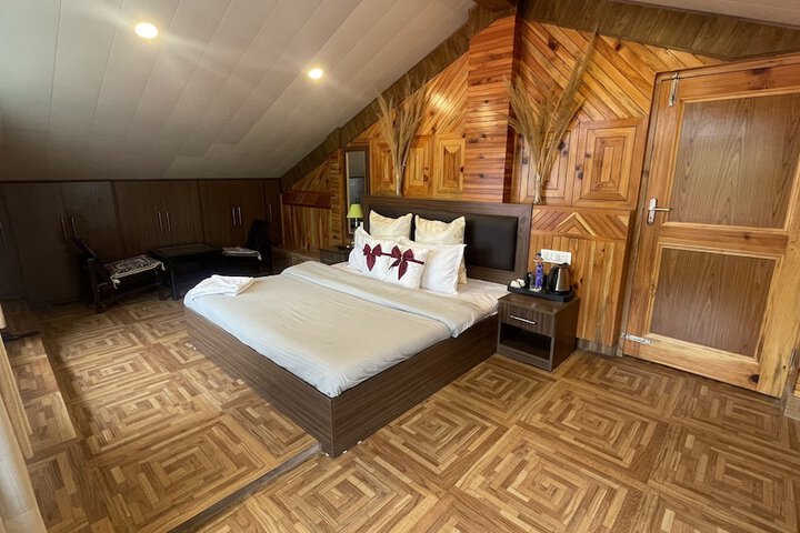Room 11 of 43