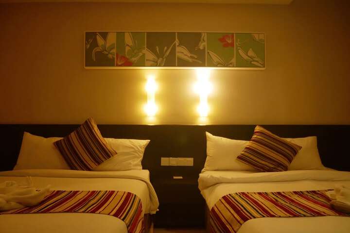 Room 14 of 65
