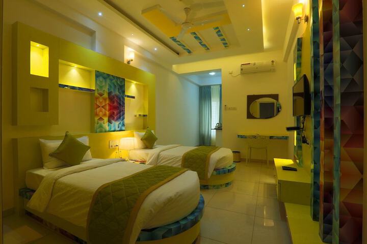 Room 6 of 39