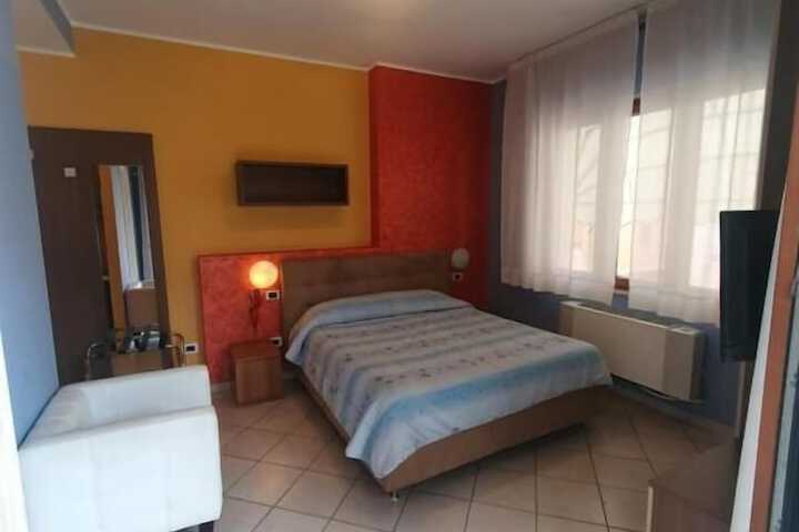 Room 7 of 31