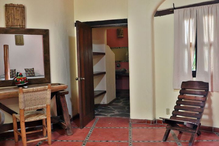 Room 10 of 80