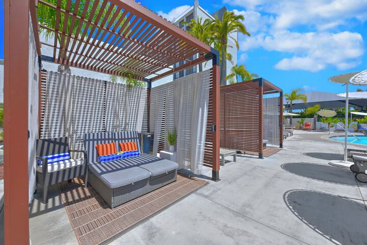 Hotel Pool