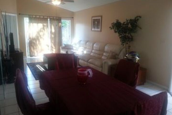 Room 8 of 11