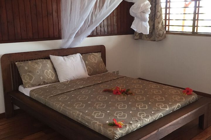 Room 4 of 42