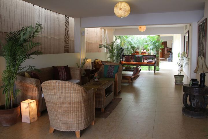 Hotel Lobby