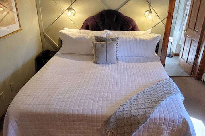 Room 12 of 35