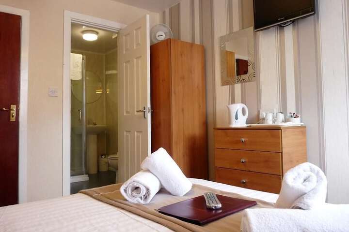 Room 21 of 35