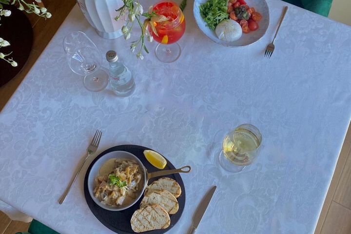 Dining 18 of 40