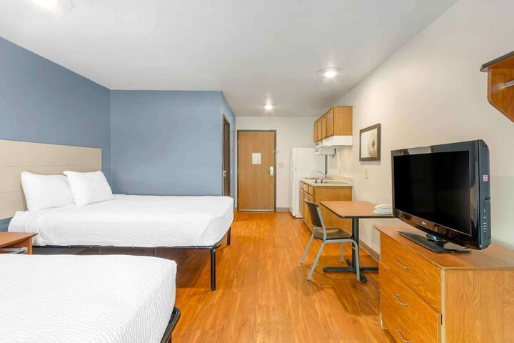 Standard Studio 1 Queen Bed (7 of 11)